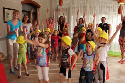 Projekt „Familiensprachschule” für Kinder im Alter zwischen 5 und 11 Jahren