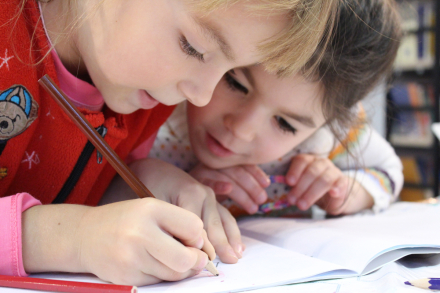 Sprachschule für Kinder und Eltern 2026